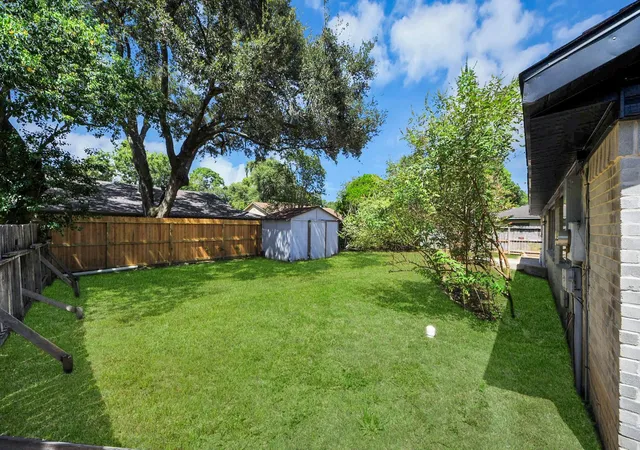 37th image of 16427 Hickory Knoll Dr, Houston, TX 77059 | MLS# 97009920