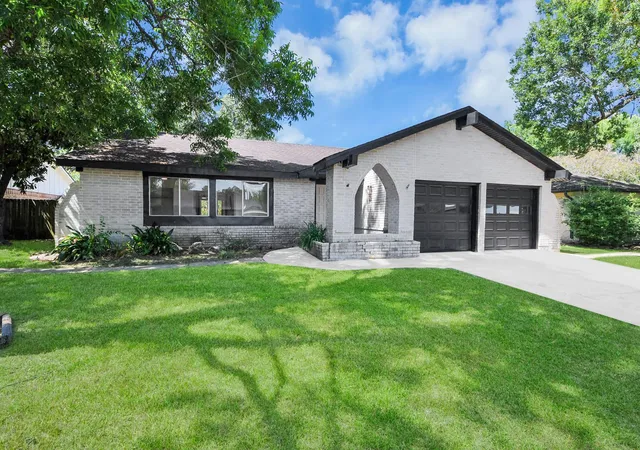 3rd image of 16427 Hickory Knoll Dr, Houston, TX 77059 | MLS# 97009920