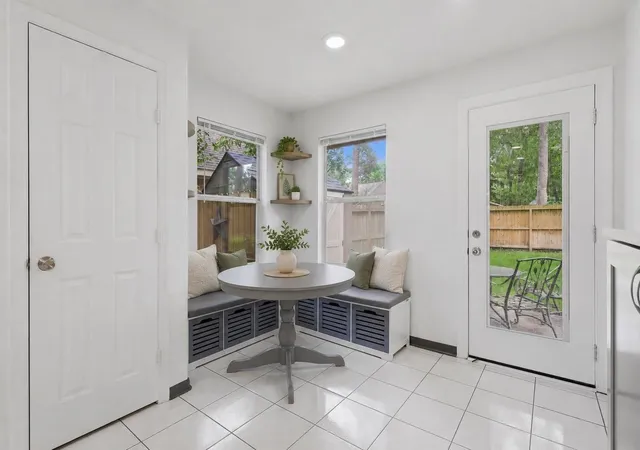 Photo 3 of Sale Pending at 97 N Hollylaurel Cir, Spring, TX 77382 | MLS# 34873344 | Listing updated on 2026-08-29