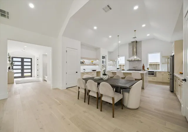 4th image of 1302 Springrock Ln, Houston, TX 77055 | MLS# 52157033
