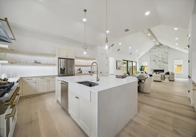 5th image of 1302 Springrock Ln, Houston, TX 77055 | MLS# 52157033