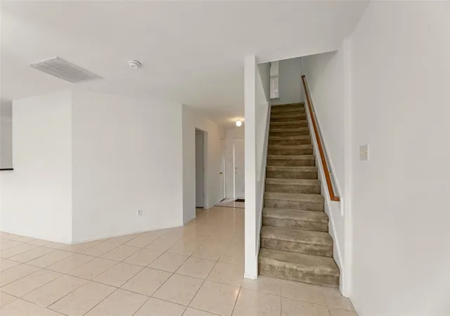 5th image of 8226 Gold Tee Dr, Houston, TX 77036 | MLS# 63324918
