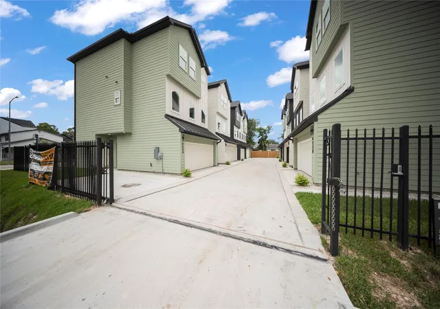 Homes for sale in Houston, TX | 6544 Goldspier St, Houston, TX 77091 | MLS# 23049546