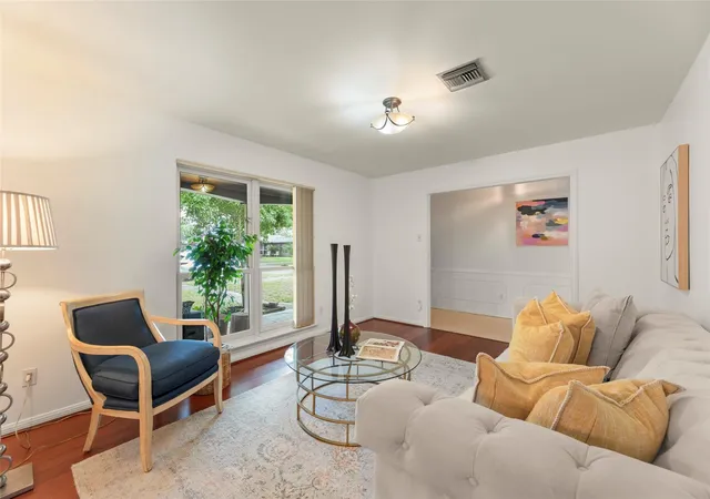 Photo 1 of Single family home for sale at 5623 Dumfries Dr, Houston, TX 77096 | MLS# 62253487 | Listing updated on 2026-09-20