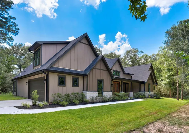 Photo 1 of Single family home for sale at 17772 Plantation Dr, Waller, TX 77484 | MLS# 25223379 | Listing updated on 2026-08-29