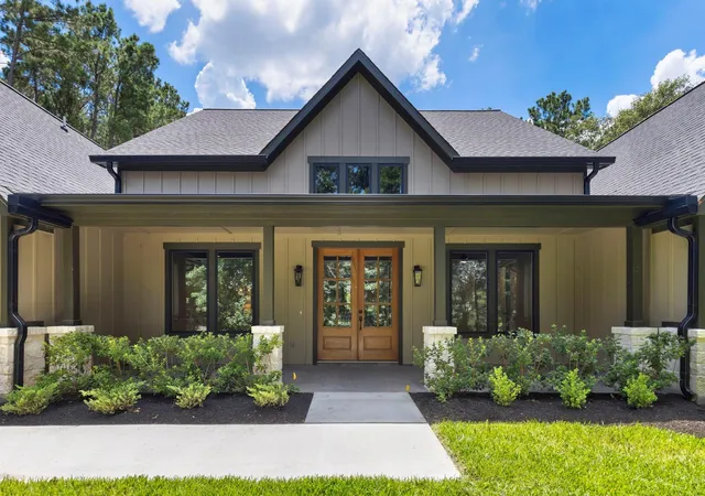 Photo 2 of Single family home for sale at 17772 Plantation Dr, Waller, TX 77484 | MLS# 25223379 | Listing updated on 2026-08-29