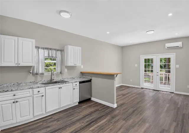 Photo 2 of Sale Pending at 290 Magnolia Rd, Cleveland, TX 77328 | MLS# 74618745 | Listing updated on 2026-09-13
