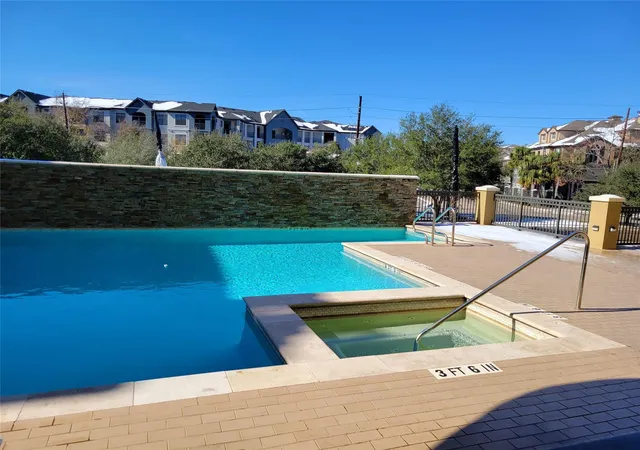 3rd image of 7575 Kirby Dr #1211, Houston, TX 77030 | MLS# 31655668