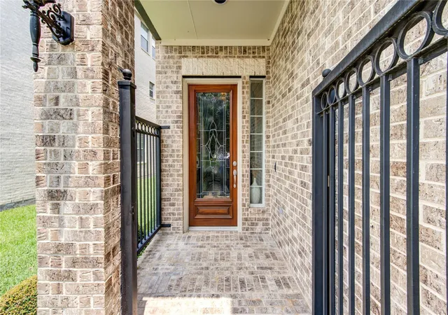 Photo 3 of Single family home for sale at 1254 Sopris Dr, Houston, TX 77077 | MLS# 56182979 | Listing updated on 2026-09-15