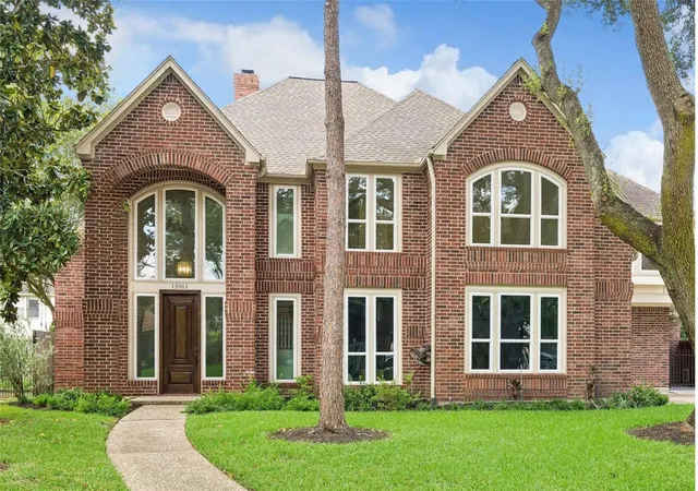 Photo 1 of Single family home for sale at 15911 Redwood Pl Dr, Houston, TX 77079 | MLS# 72242509 | Listing updated on 2026-09-19