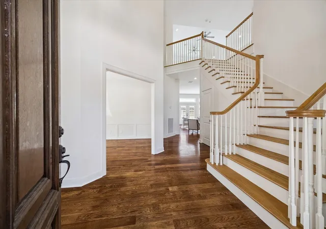 Photo 3 of Single family home for sale at 15911 Redwood Pl Dr, Houston, TX 77079 | MLS# 72242509 | Listing updated on 2026-09-19