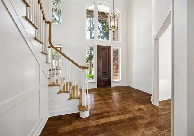 Photo 4 of Single family home for sale at 15911 Redwood Pl Dr, Houston, TX 77079 | MLS# 72242509 | Listing updated on 2026-09-19