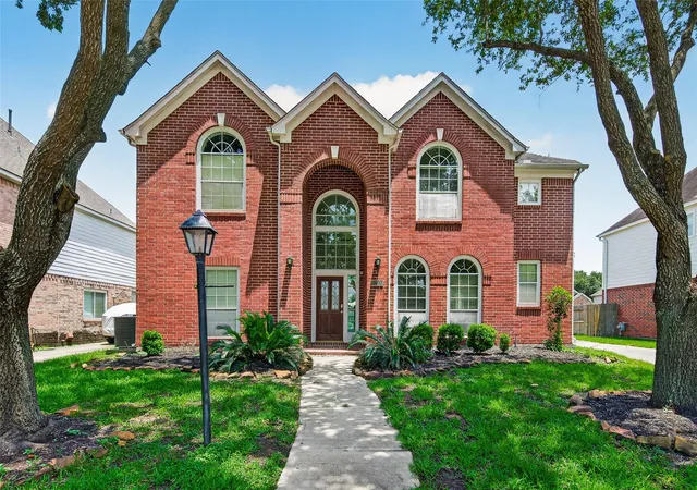 Photo 1 of Single family home for sale at 12330 Shadow Green Dr, Houston, TX 77082 | MLS# 986270 | Listing updated on 2026-09-04