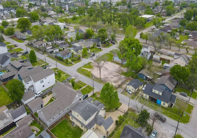 3rd image of 4815 Cetti St, Houston, TX 77009 | MLS# 90088451