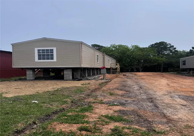 1st image of 503 7th St, Dickinson, TX 77539 | MLS# 76053370