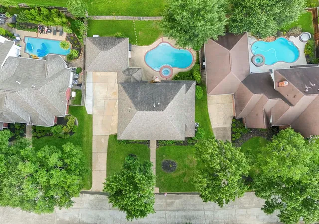 Photo 2 of Single family home for sale at 14714 Sandy Crk Dr, Houston, TX 77070 | MLS# 30612095 | Listing updated on 2026-09-11