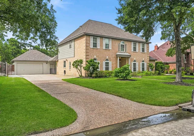 Photo 3 of Single family home for sale at 14714 Sandy Crk Dr, Houston, TX 77070 | MLS# 30612095 | Listing updated on 2026-09-11