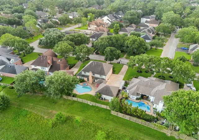 Photo 4 of Single family home for sale at 14714 Sandy Crk Dr, Houston, TX 77070 | MLS# 30612095 | Listing updated on 2026-09-11