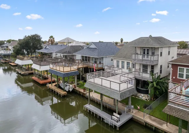 28th image of 27 N Flamingo St, La Marque, TX 77568 | MLS# 85486552
