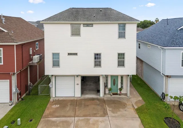 2nd image of 27 N Flamingo St, La Marque, TX 77568 | MLS# 85486552