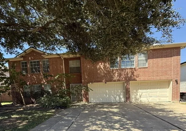 Photo 1 of Single family home for sale at 9323 Eaglewood Spring Dr, Houston, TX 77083 | MLS# 2059649 | Listing updated on 2026-08-20