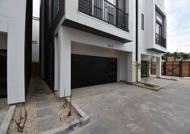 3rd image of 5615 Val Verde St #B, Houston, TX 77057 | MLS# 47666362