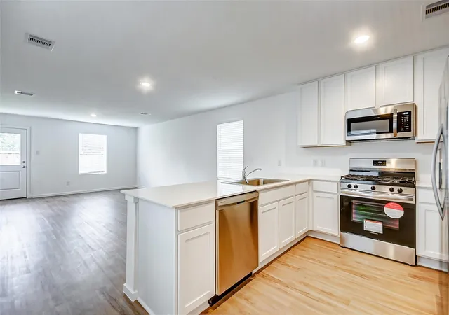 Photo 3 of Single family home for sale at 21309 Carosella Dr, New Caney, TX 77357 | MLS# 10615292 | Listing updated on 2026-07-18