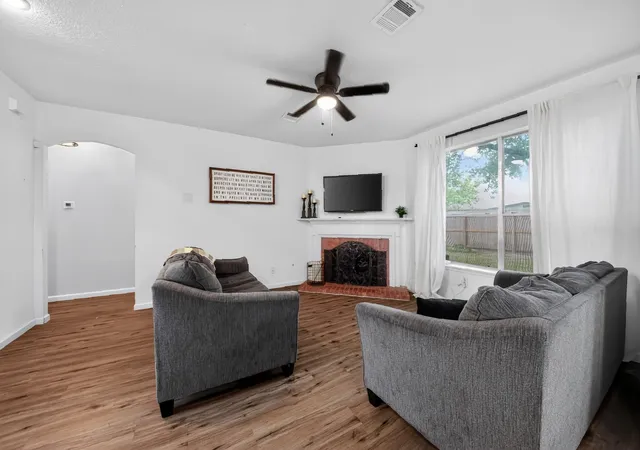 Photo 3 of Single family home for sale at 9403 Cabin Crk Dr, Houston, TX 77064 | MLS# 61235822 | Listing updated on 2026-09-21