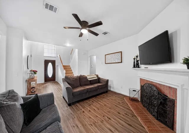 Photo 3 of Single family home for sale at 9403 Cabin Crk Dr, Houston, TX 77064 | MLS# 61235822 | Listing updated on 2026-09-21