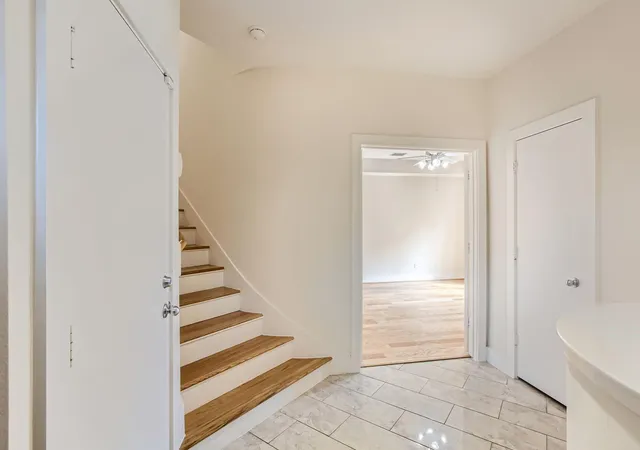 3rd image of 5830 Larkin St, Houston, TX 77007 | MLS# 92424260