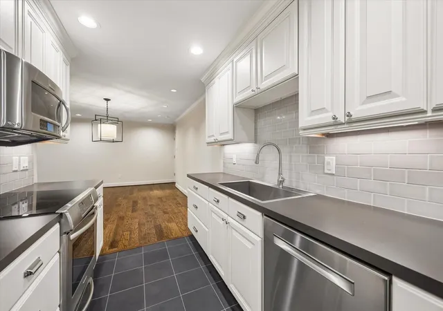 4th image of 7555 Katy Fwy #65, Houston, TX 77024 | MLS# 22442559