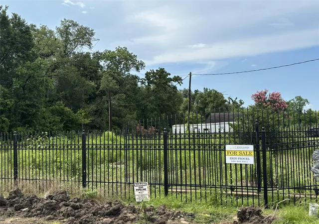 Photo 1 of Sale Pending at 12205 Unison Rd, Houston, TX 77044 | MLS# 24609923 | Listing updated on 2026-09-08