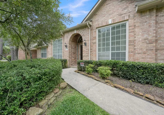 Photo 3 of Single family home for sale at 6307 Threeflower Ln, Kingwood, TX 77345 | MLS# 92965393 | Listing updated on 2026-09-04