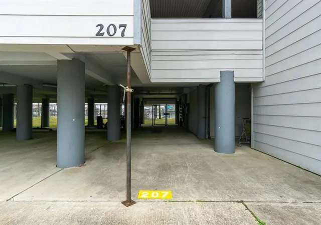12th image of 580 Pleasure Island Blvd #207, Port Arthur, TX 77640 | MLS# 69510859
