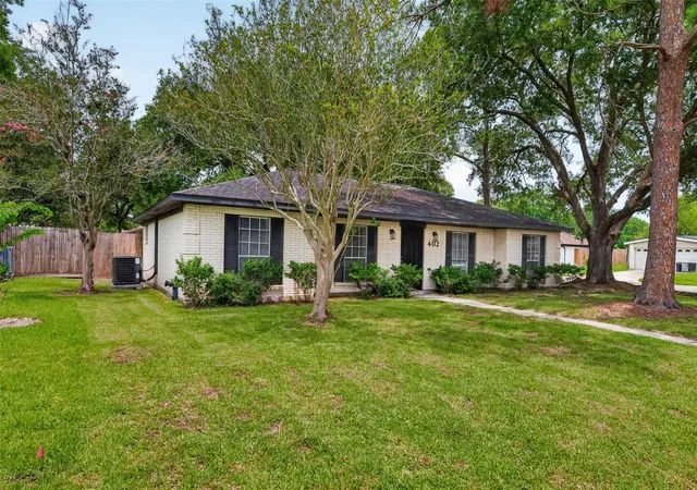 Homes for sale in Friendswood, TX | 402 Christina Ln, Friendswood, TX 77546 | MLS# 84765784