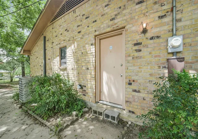 49th image of 321 Johnson St, Brenham, TX 77833 | MLS# 54559792