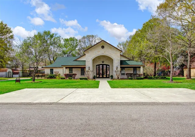 Photo 3 of Single family home for sale at 21405 Whispering Pines, Humble, TX 77338 | MLS# 33678775 | Listing updated on 2026-08-11