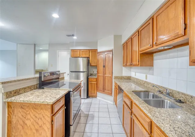 5th image of 6323 Gladewell Dr, Houston, TX 77072 | MLS# 94162762