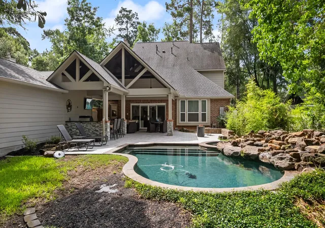 Homes for sale in The Woodlands, TX | 59 N Bluff Creek Cir, The Woodlands, TX 77382 | MLS# 43976121