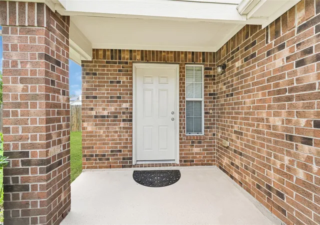 Photo 3 of Sale Pending at 1402 Elias Peak Ct, Houston, TX 77073 | MLS# 44246137 | Listing updated on 2026-09-09