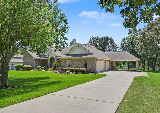 Photo 1 of Sale Pending at 11644 King Edward Ct, Montgomery, TX 77316 | MLS# 39925650 | Listing updated on 2026-09-11