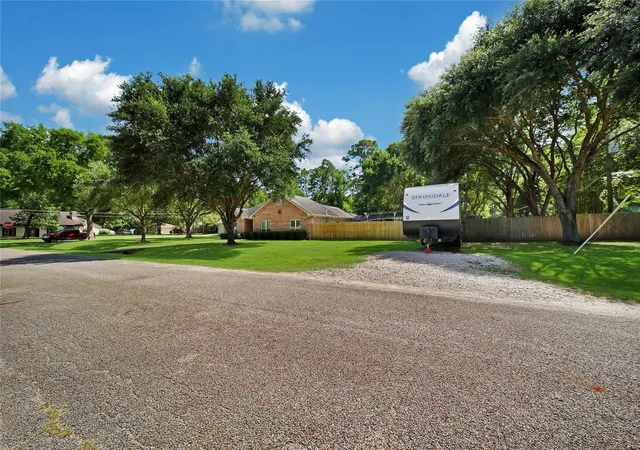 Photo 4 of Single family home for sale at 34605 Kara Ln, Pinehurst, TX 77362 | MLS# 14292955 | Listing updated on 2026-10-05