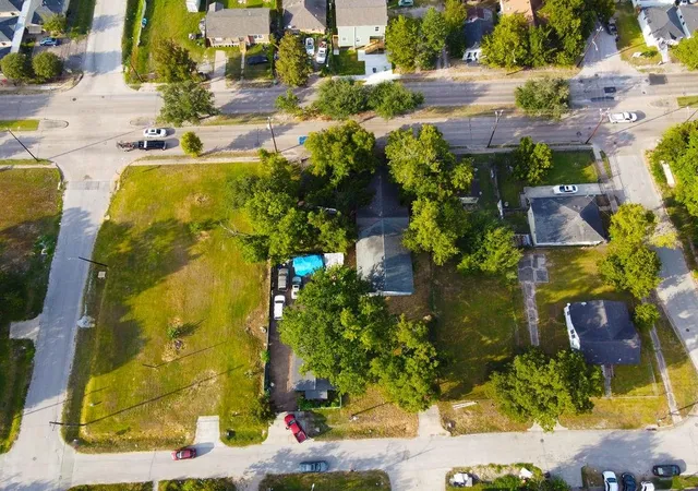 5th image of 3216 Collingsworth St, Houston, TX 77026 | MLS# 77770361
