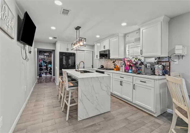 Photo 2 of Single family home for sale at 9739 Cargill St, Houston, TX 77029 | MLS# 39604502 | Listing updated on 2026-07-29