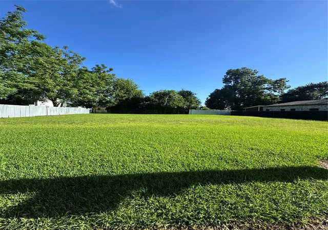 Photo 2 of Land for sale at 1458 E 33rd St, Houston, TX 77022 | MLS# 23661454 | Listing updated on 2026-09-11