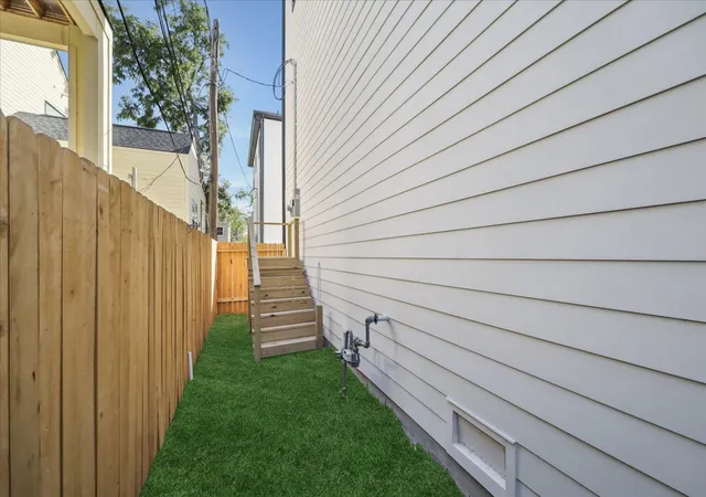 23rd image of 615 Wendel St, Houston, TX 77009 | MLS# 31557430