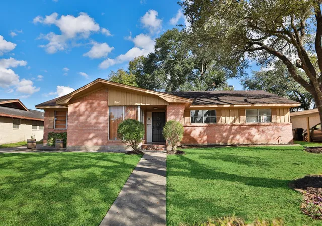Homes for sale in Houston, TX | 8235 Dover St, Houston, TX 77061 | MLS# 75203055
