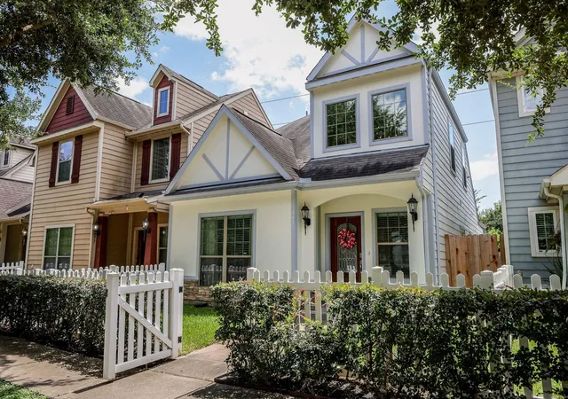 Photo 2 of Single family home for sale at 4655 Trembling Forest Ln, Houston, TX 77092 | MLS# 75269877 | Listing updated on 2026-08-05