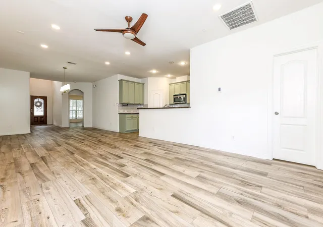 Photo 3 of Single family home for sale at 4655 Trembling Forest Ln, Houston, TX 77092 | MLS# 75269877 | Listing updated on 2026-08-05