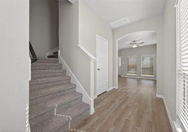4th image of 518 Emerald Thicket Ln, Houston, TX 77336 | MLS# 95999790